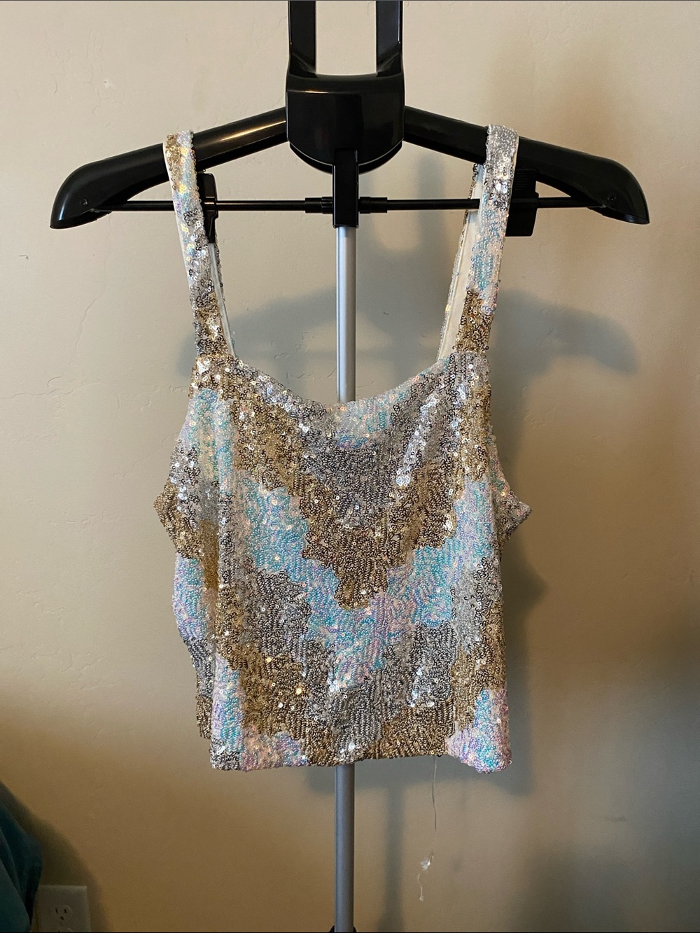 NWOT ANTHROPOLOGIE SEQUINS TANK SIZE MEDUIM